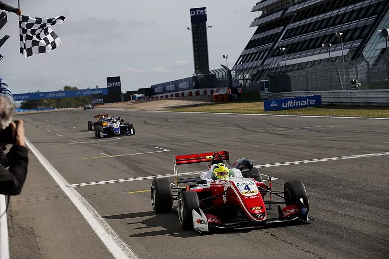 Le vainqueur Mick Schumacher, PREMA Theodore Racing Dallara F317 - Mercedes-Benz