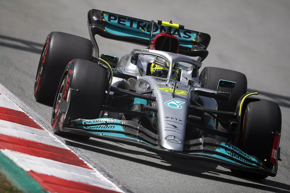 Lewis Hamilton, Mercedes W13 