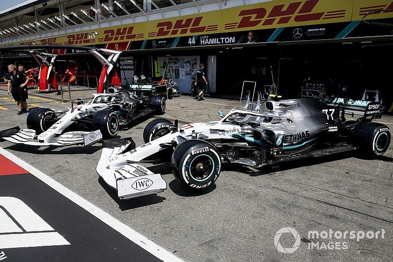 El Mercedes AMG F1 W10 con la decoraci&oacute;n especial de su 125&ordm; aniversario