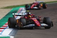 Hamilton cree que Ferrari se acerca "poco a poco"