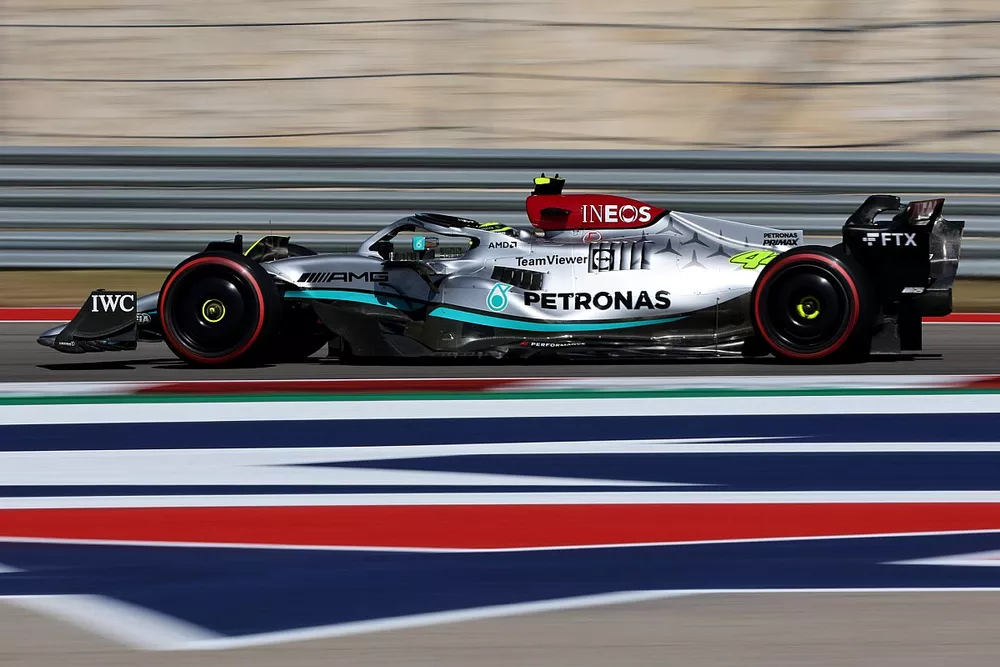 Lewis Hamilton, Mercedes W13