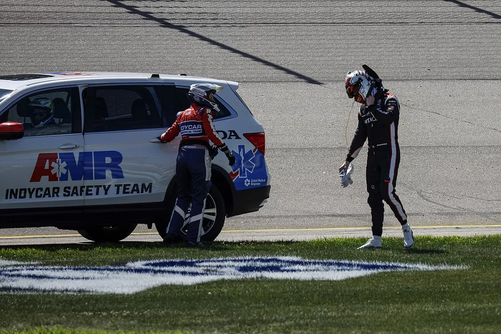  Josef Newgarden, Team Penske Chevrolet,  crash