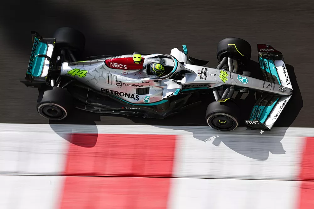 Lewis Hamilton, Mercedes W13