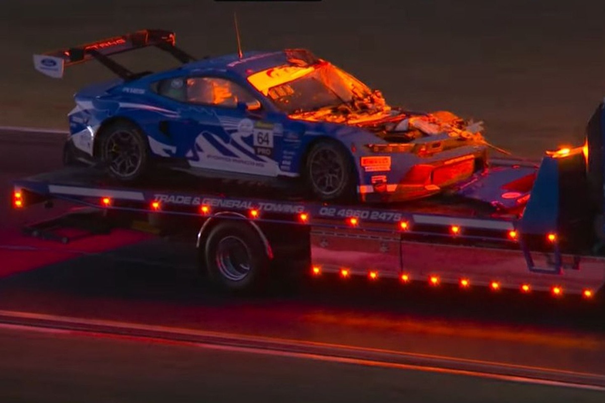 VÍDEO: Piloto atinge canguru a 250 km/h nas 12 Horas de Bathurst