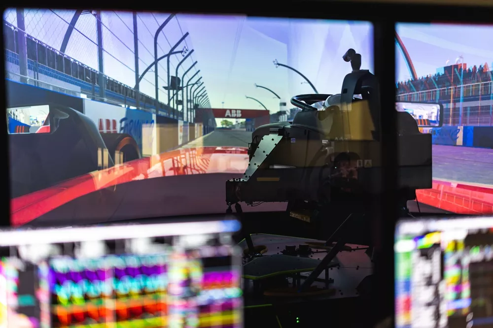 Simulatore Dynisma Nissan Formula E