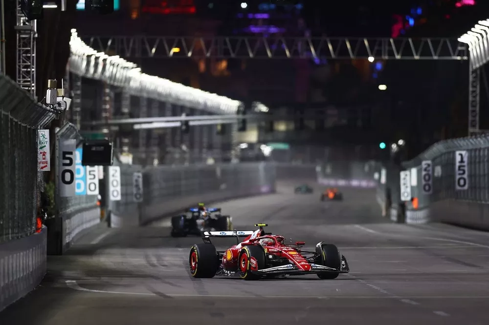 Lewis Hamilton, Ferrari, Carlos Sainz, Williams