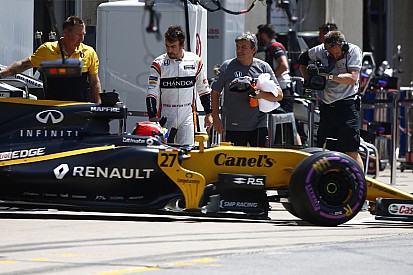 Prost espère "des relations apaisées et constructives" avec McLaren