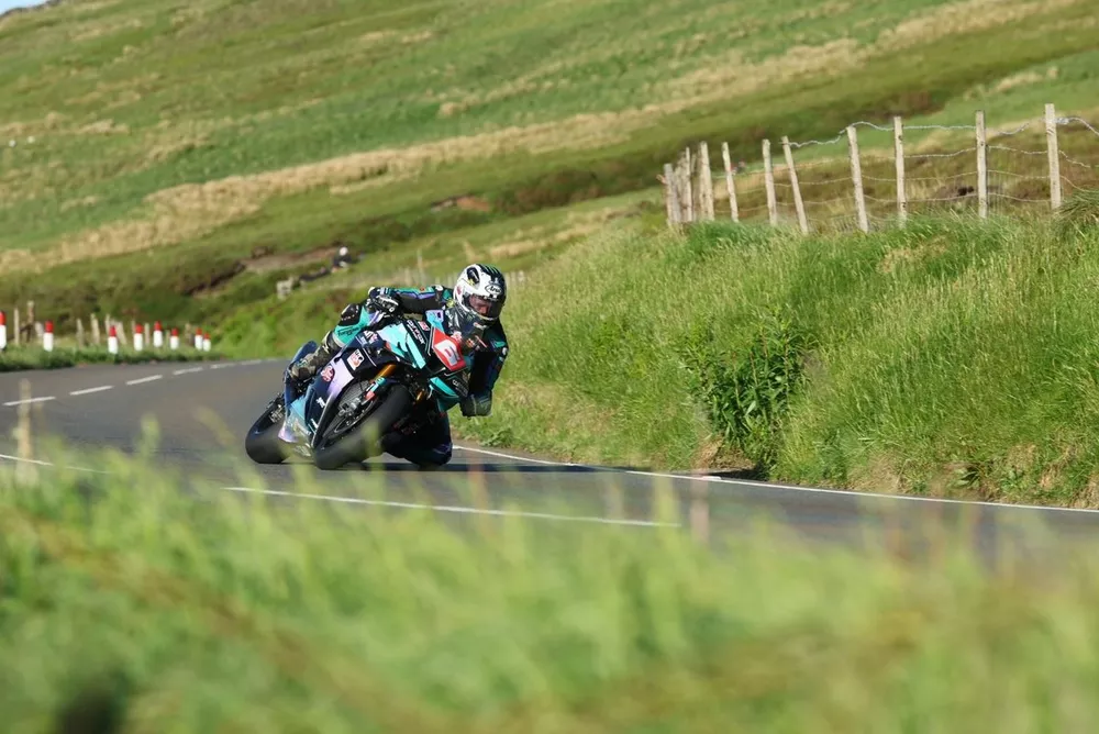 Michael Dunlop TT 24 Superstock Q1