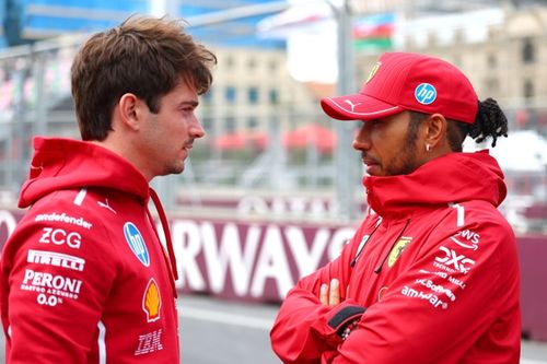 Hamilton tras incumplir las órdenes de Ferrari: "Pido disculpas a Charles"
