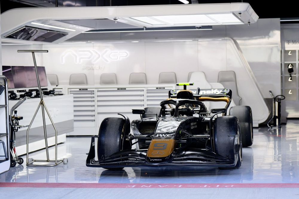 海外購入 F1 /エフワン The Movie 2025 APXGP ポロシャツ F1 The Movie 2025 APXGP Polo | eBay