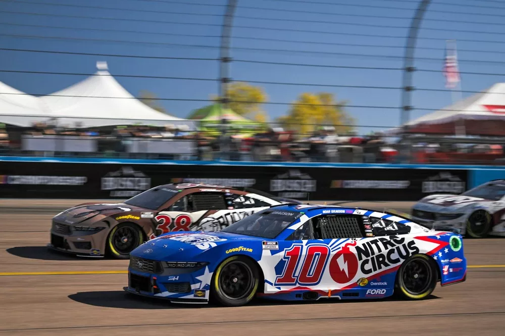 Noah Gragson, Stewart-Haas Racing, Nitro Circus Ford Mustang