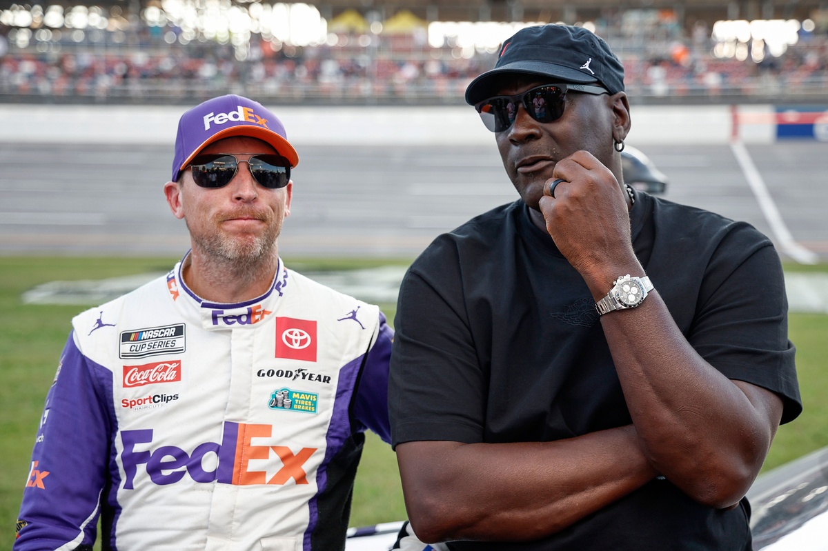 Justiça decide pró-NASCAR e contra equipe de Michael Jordan em processo relativo a vagas no grid da Cup em 2026; entenda