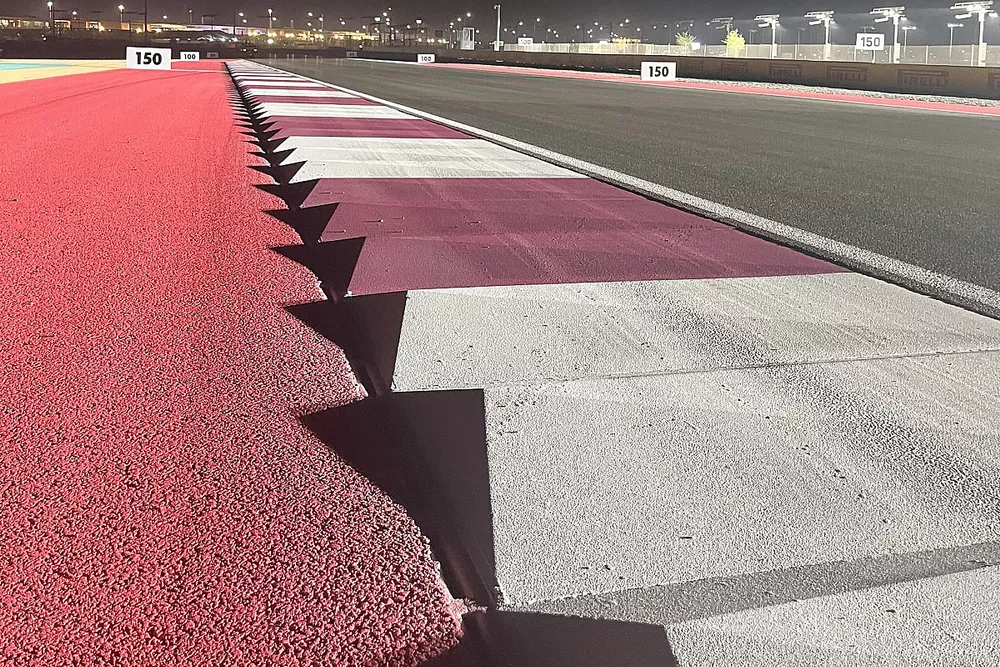 Les vibreurs de type pyramidal à Losail
