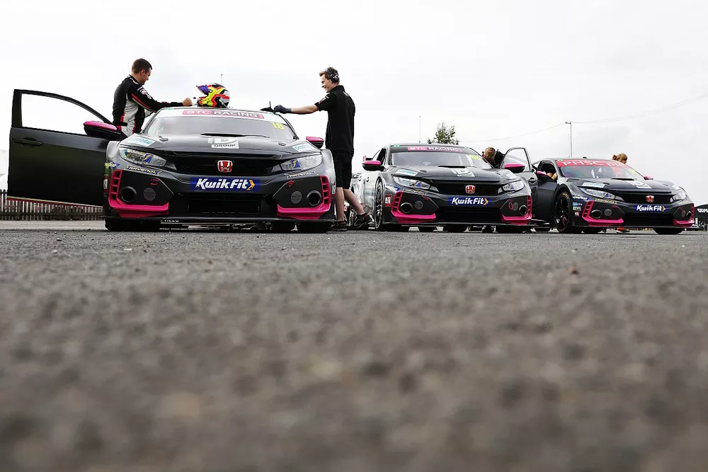 Senna Proctor, BTC Racing Honda Civic Type R, Josh Cook, BTC Racing Honda Civic Type R, Jade Edwards, BTC Racing Honda Civic Type R  