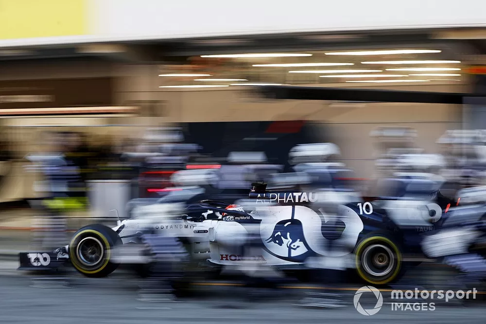 Pierre Gasly, AlphaTauri AT01 durante un pit stop