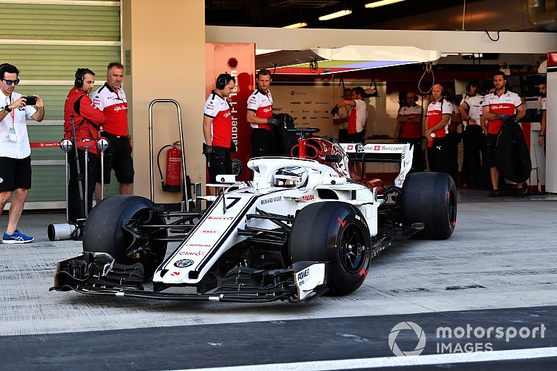 アブダビF1タイヤテスト開始。ライコネンがザウバーで走行