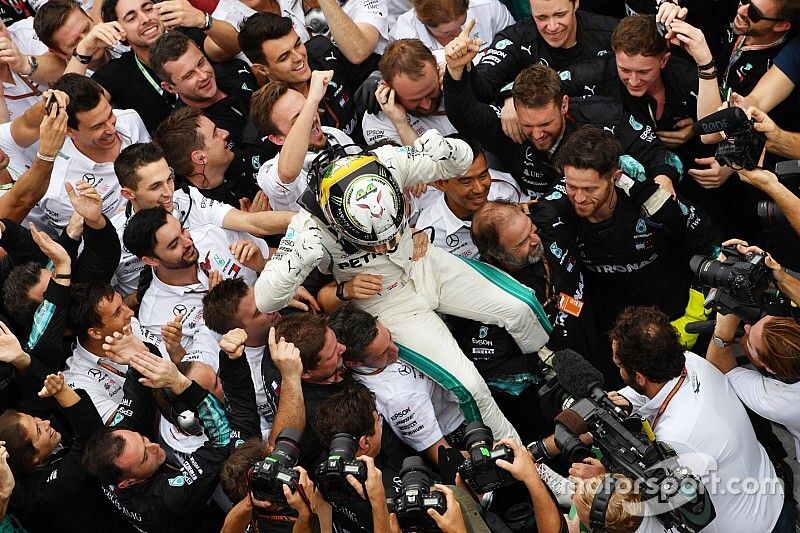 Race winner Lewis Hamilton, Mercedes AMG F1 celebrates in Parc Ferme at Formula One World Championship