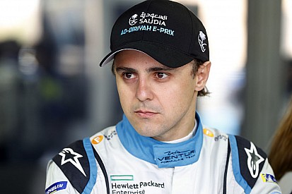 Massa tweemaal op de vingers getikt na Formule E-race Riyad