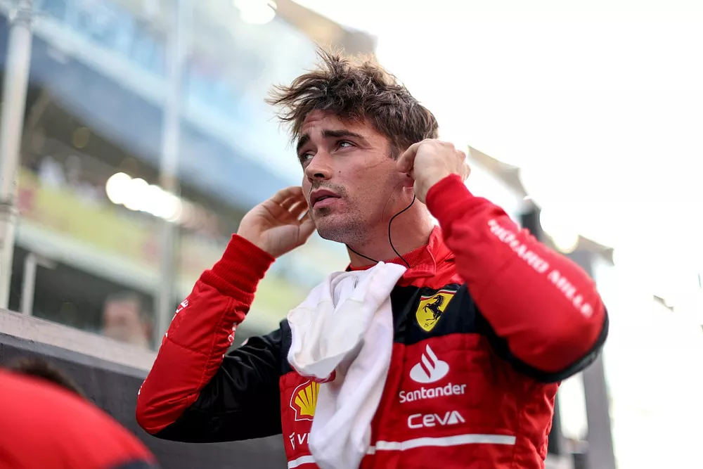 Charles Leclerc, Ferrari, en la parrilla