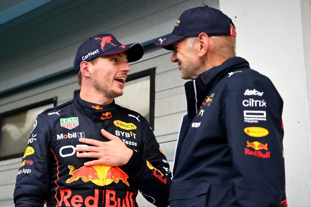 Max Verstappen, Red Bull Racing RB18, Adrian Newey, the Chief Technical Officer, Red Bull Racing