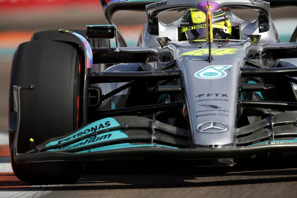 Lewis Hamilton, Mercedes W13