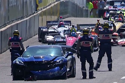 General-Motors-Entwicklungschef crasht Pace-Car in Einführungsrunde!
