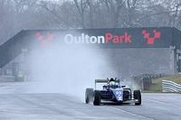 Monger completa su primer test con un monoplaza desde el accidente