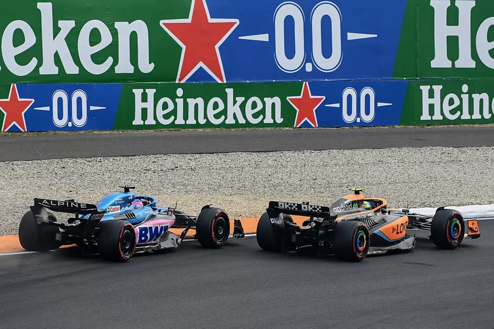 Lando Norris, McLaren MCL36, Fernando Alonso, Alpine A522