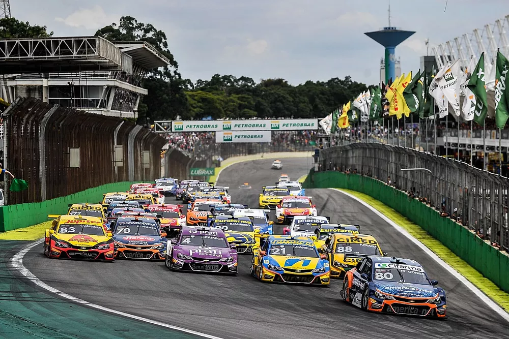 Largada da prova de Interlagos 