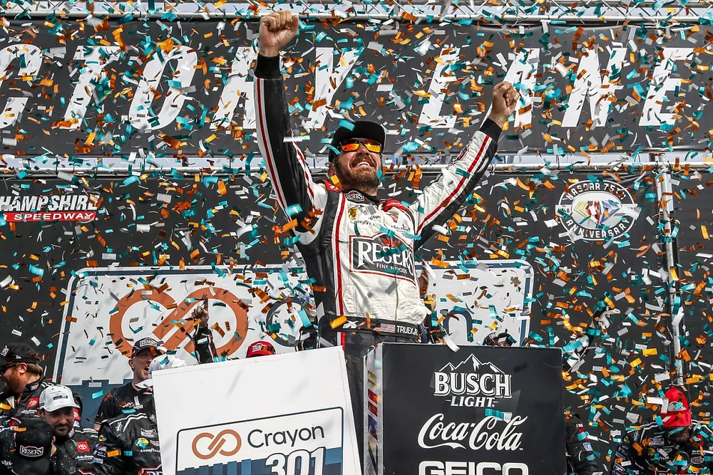 Race winner Martin Truex Jr, Joe Gibbs Racing, Toyota Camry