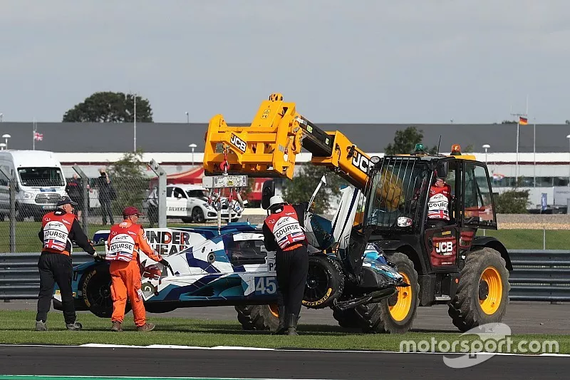 #45 Carlin Dallara P217 Gibson: Jack Manchester, Harry Tincknell, Ben Barnicoat , dopo l'incidente