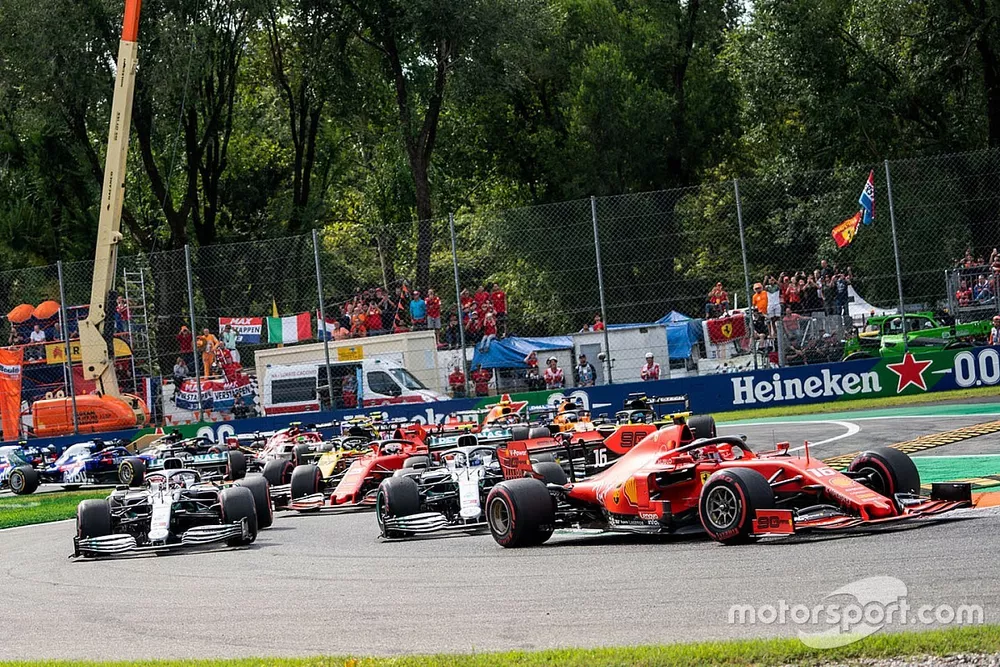 Charles Leclerc, Ferrari SF90 comanda all'inizio della gara