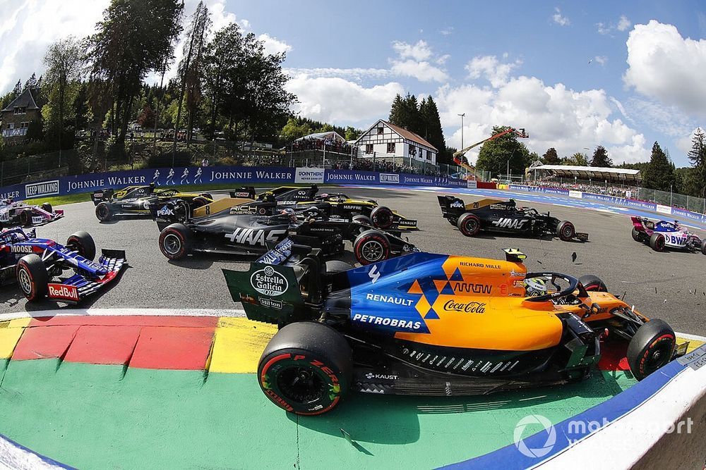 Lando Norris, McLaren MCL34, Kevin Magnussen, Haas F1 Team VF-19 Daniel Ricciardo, Renault F1 Team R.S.19, Romain Grosjean, Haas F1 Team VF-19, Nico Hulkenberg, Renault F1 Team R.S. 19 and Pierre Gasly, Toro Rosso STR14 