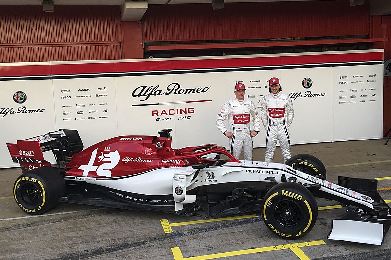 Alfa Romeo Racing, 2019 F1 aracının örtüsünü indirdi!