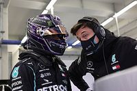 Wolff: performance de Russell não influencia negociação com Hamilton