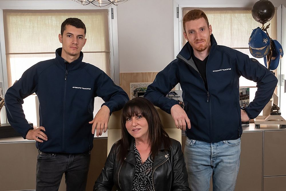 Nadia Padovani, propietaria de Gresini Racing, con sus hijos Lorenzo y Luca