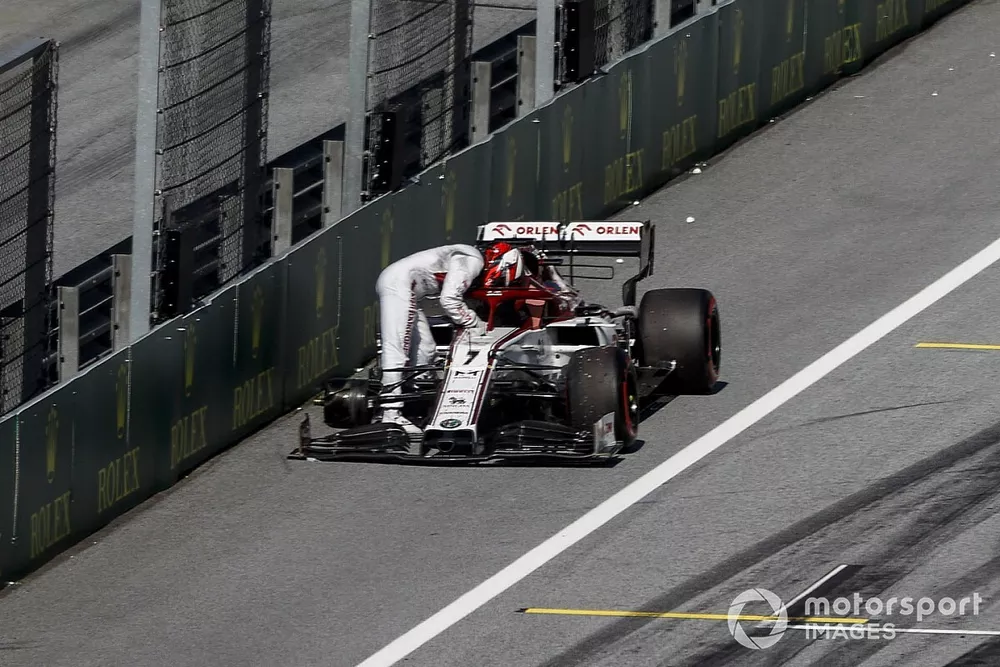 Kimi Raikkonen, Alfa Romeo Racing C39 se retira de la carrera