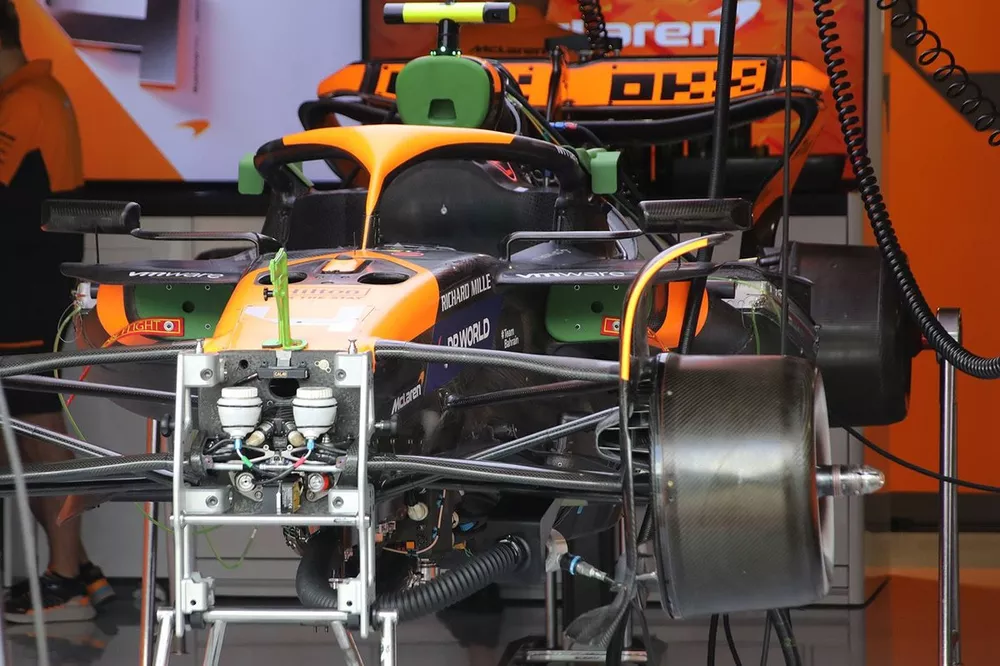 McLaren MCL38 detalle frontal