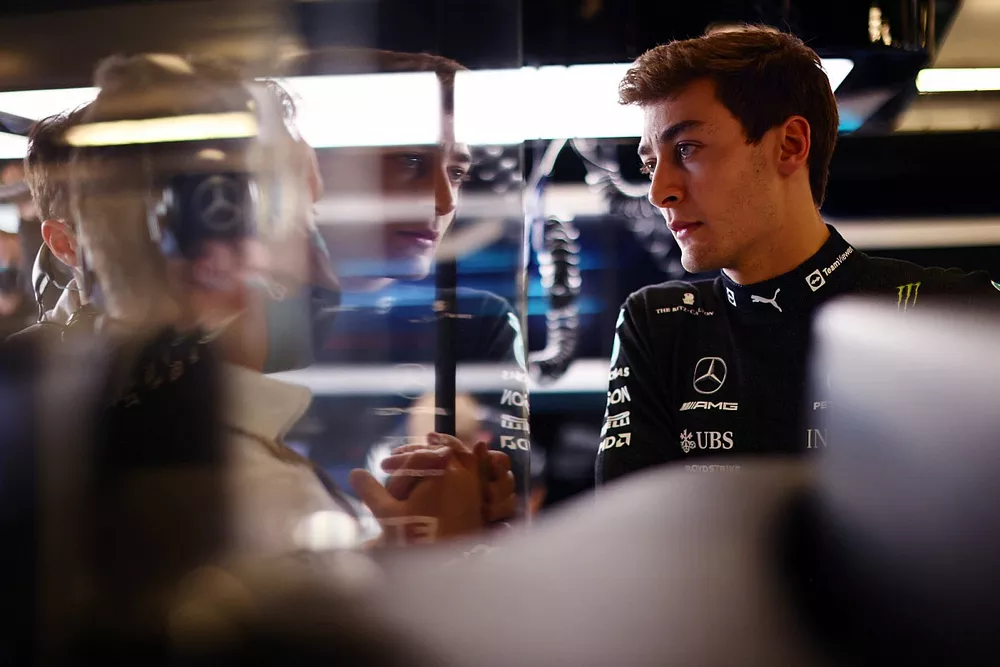 George Russell, Mercedes con mec&aacute;nicos