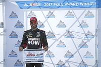 Suárez saldrá quinto en Dover con Truex desde la pole 