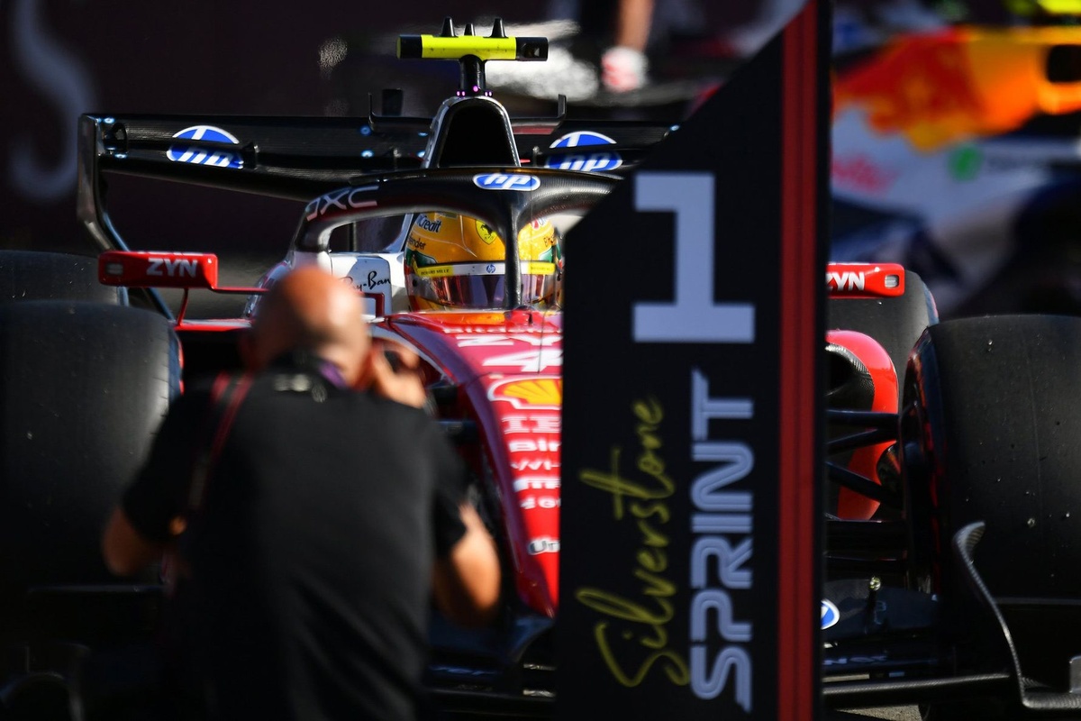 F1 Silverstone 2026: Hamilton gana la pole para la sprint; Colapinto 14 y Checo Pérez en 19°