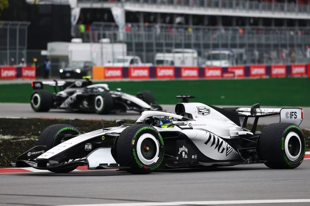 Valtteri Bottas, Cadillac Racing, Sergio Perez, Cadillac Racing