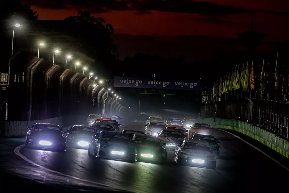 Corrida Noturna; NASCAR Brasil