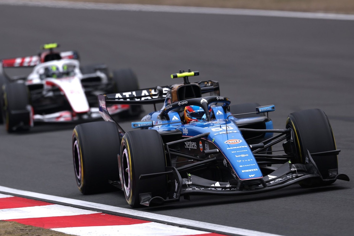 Deux points "improbables" pour Sainz : "Nous sommes la neuvième équipe"