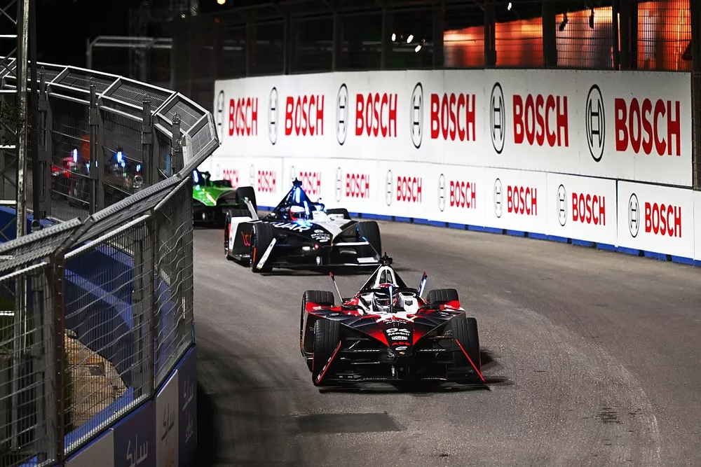 Pascal Wehrlein, Porsche, Porsche 99X Electric Gen3, Mitch Evans, Jaguar Racing , Jaguar I-TYPE 6