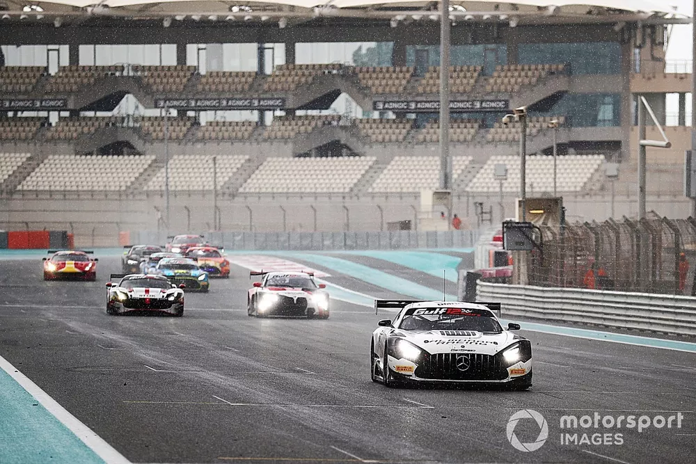 #77 Al Manar Racing by GetSpeed Mercedes-AMG GT3: Luca Stolz, Faisal Al Zubair, Fabian Schiller