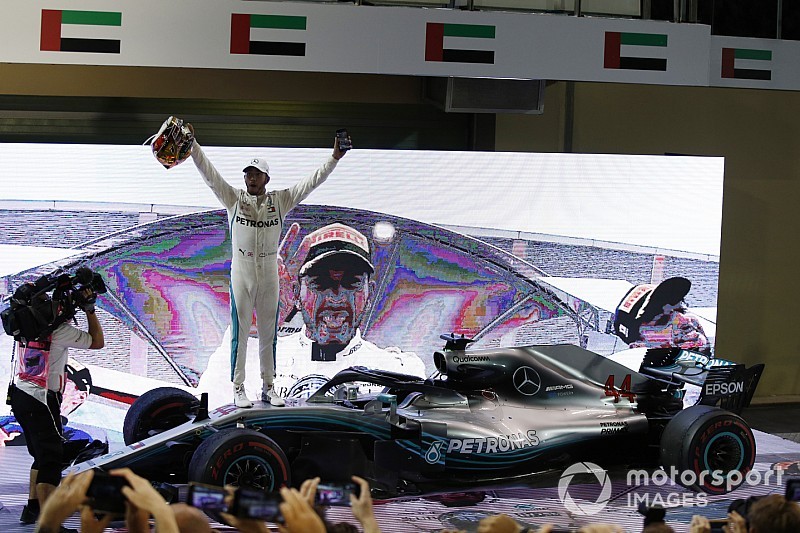 Hamilton projeta disputa com Vettel e Bottas por título em 2019