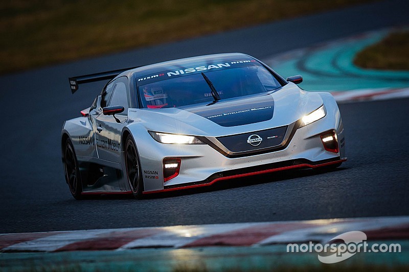 Nissan перетворив електромобіль Leaf в гоночну машину