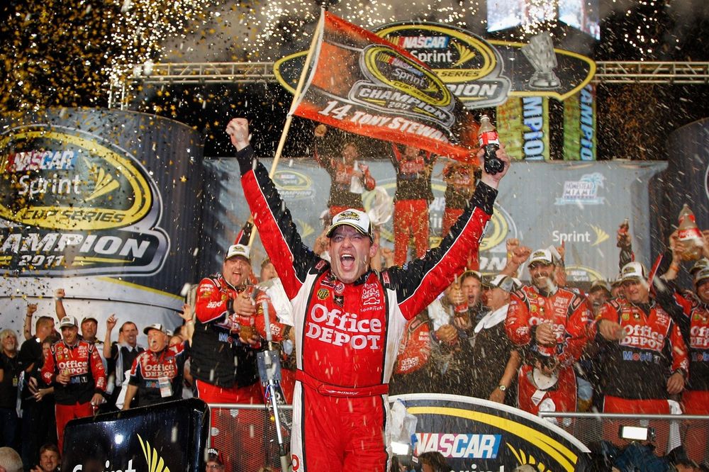 Campe&atilde;o Tony Stewart, Stewart-Haas Racing