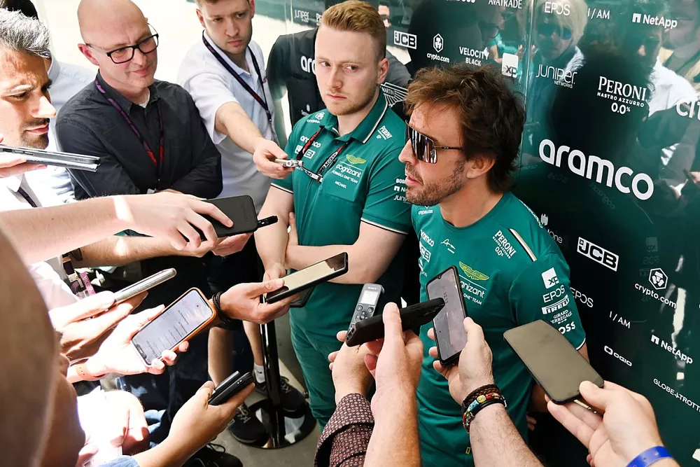 Fernando Alonso, Aston Martin F1 Team parla ai media